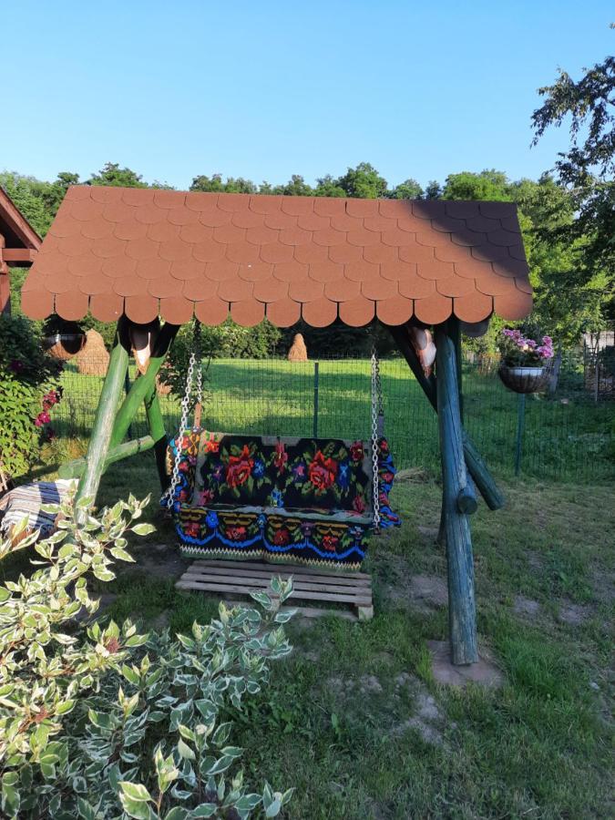 Вілла Casa Bunicilor Ciprian Porumbescu Екстер'єр фото