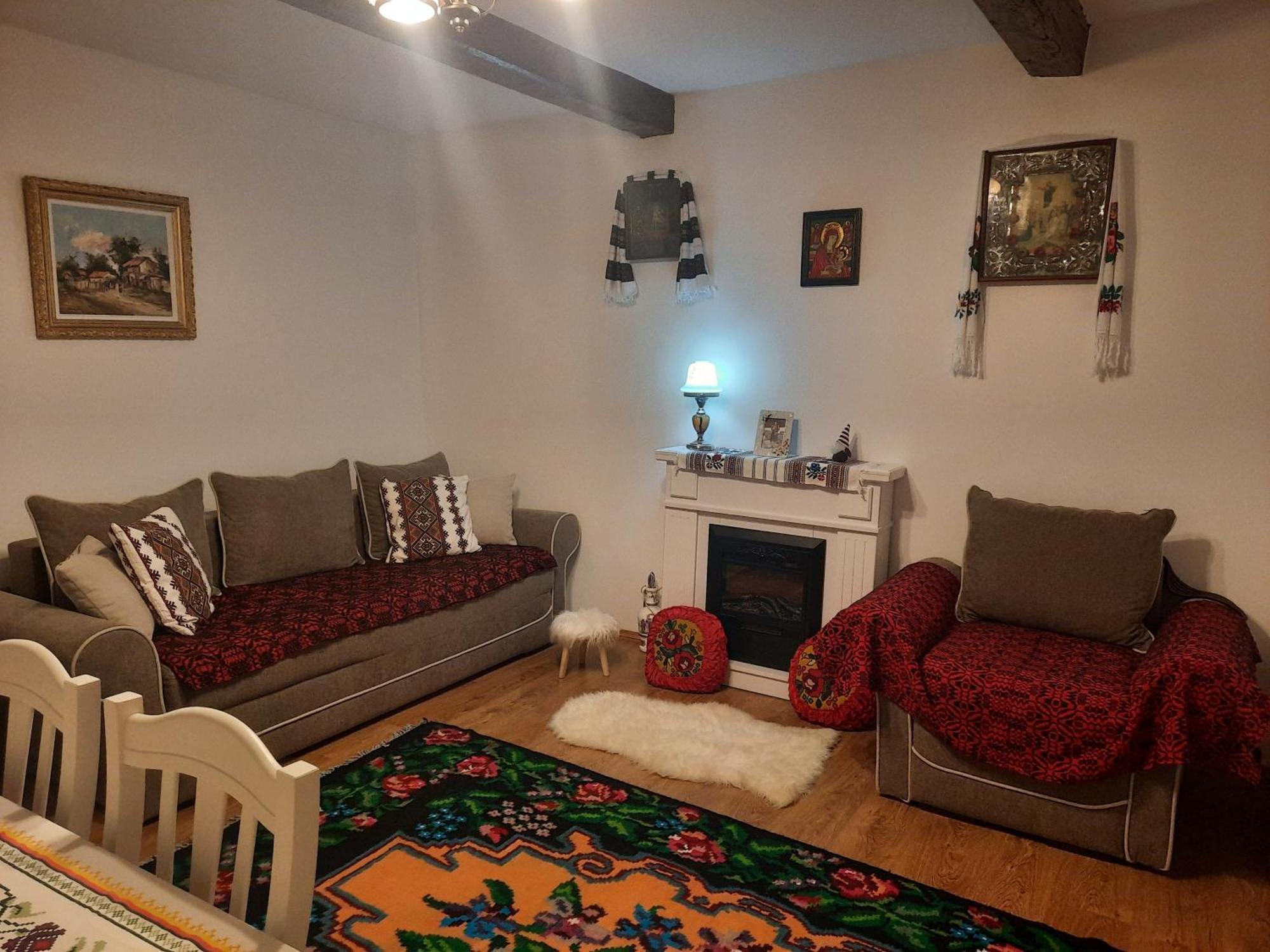 Вілла Casa Bunicilor Ciprian Porumbescu Екстер'єр фото